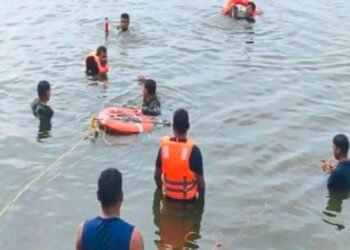 नदीवर मासे पकडण्याचा मोह बेतला जीवावर तिघांचा डोहात बुडून मृत्यू.!