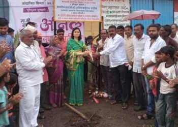 कलालीत आमदारांच्या प्रयत्नाने मंजूर विकासकामांचे जि.प.सदस्या सौ जयश्री पाटील यांच्या हस्ते झाले भूमीपूजन