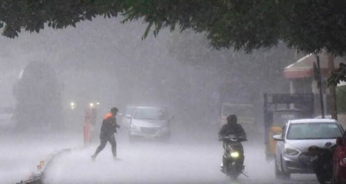 राज्यात पुन्हा पावसाचा इशारा – पहा कुठं पडणार पाऊस