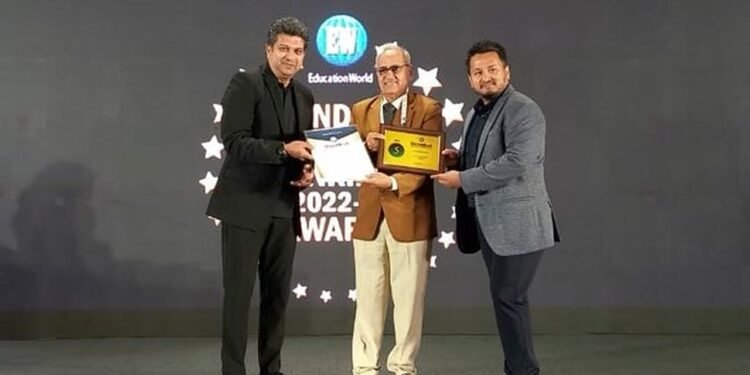 अनुभूती स्कूल ला ‘एज्युकेशन वर्ल्ड्स इंडिया स्कूल अवॉर्ड’ ईडब्ल्यू इंडिया स्कूल रॅंकिंगमध्ये भारतात टॉप 5 तर महाराष्ट्रात प्रथम