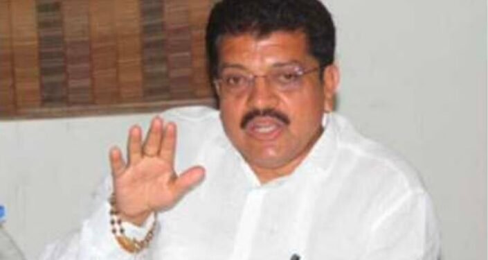 मुख्यमंत्री असताना शेतकऱ्यांना किती मदत दिली याचा उद्धव ठाकरेंनी हिशोब द्यावा- आ राजूमामा भोळे