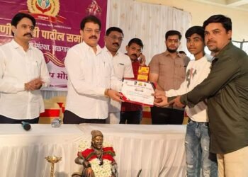 लोणी कुणबी पाटील समाजातर्फे गुणवंत विद्यार्थ्यांचा गौरव