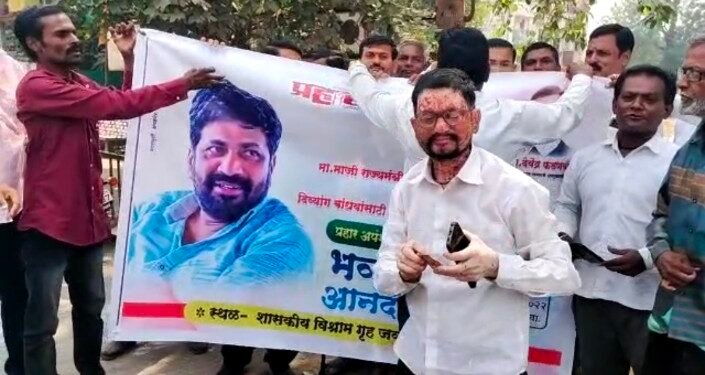 स्वतंत्र दिव्यांग मंत्रालय स्थापन निर्णयाचे स्वागत करून अमळनेर प्रहार संघटनेकडून आनंदोत्सव जल्लोष्यात साजरा