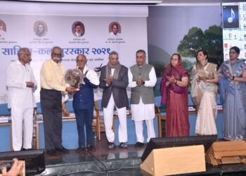 समाजाला उत्क्रांत अवस्थेत देण्याची क्षमता कलांमध्ये – डॉ. भालचंद्र नेमाडे जैन हिल्स येथे कस्तूरबा सभागृहात 2021 साहित्य पुरस्कार वितरण सोहळा उत्साहात संपन्न