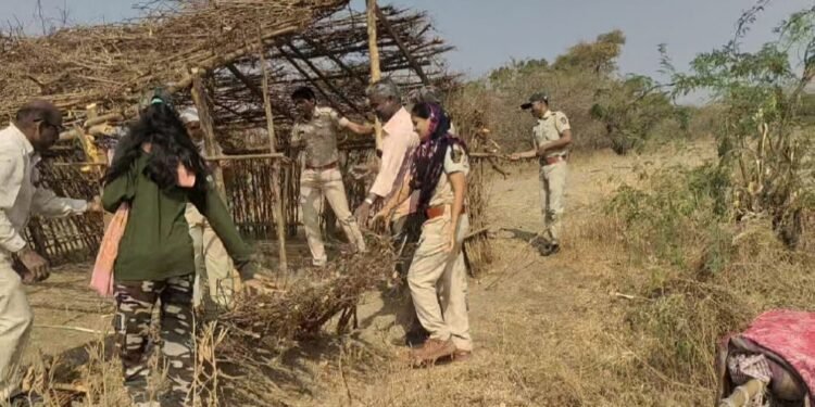 वनपरिक्षेत्र अधिकारी बि.के.थोरात यांच्या मार्गदर्शनाखाली;चोपडा वनविभागाची धडक कारवाई