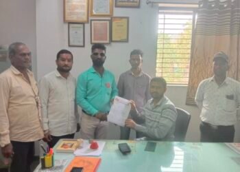 मनसेची ॲक्शन तात्काळ रिएक्शन परिसर झाला चकाचक