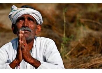 राज्य सरकारचा मोठा निर्णय – शेतकऱ्यांच्या नुकसान भरपाईच्या रकमेत होणार दुपटीने वाढ