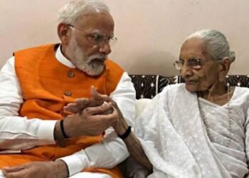 पंतप्रधान मोदी यांच्या मातोश्री हिराबेन मोदी यांचे 100 व्या वर्ष निधन