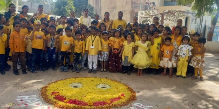 संत ज्ञानेश्वर विद्यालयात नववर्षानिमित्त ‘यल्लो डे’ उत्साहात