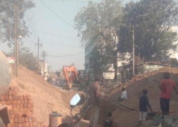 अमळनेर! मनसेच्या मागणीला यश! अमृत योजनेचे काम सुरू