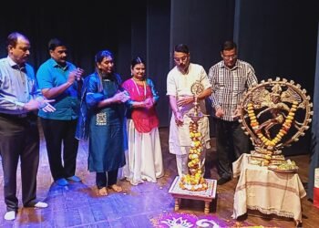 कलाकार, कलाकृती, रसिक ही तीन तत्त्वे सांस्कृतिक सादरीकरणात फार महत्त्वाची* अँड. संजय राणे यांचे प्रतिपादन“ऋतुरास” कार्यक्रमात मनमोहक नृत्याविष्काराने रसिकांची जिंकली मने