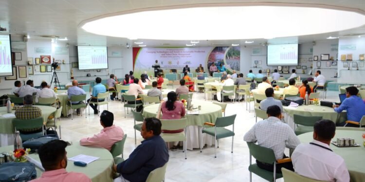 राष्ट्रीय कांदा, लसूण चर्चासत्रातून जैन हिल्सवर कांदा पिकावर मंथन