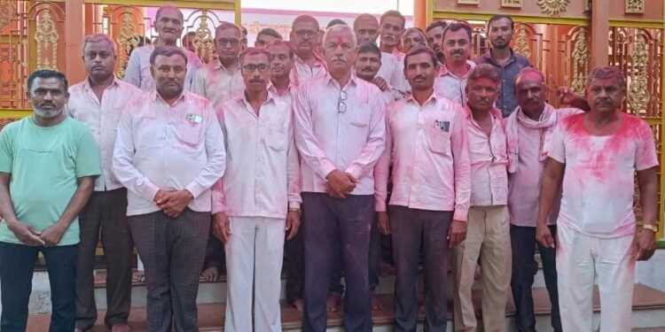 वाढीव तुमचा कारभार जिभाऊ तुम्ही केलंय मार्केट जाम