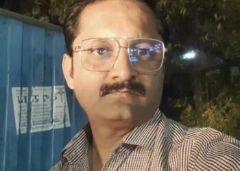 दुर्दैवी! आई-वडिलांना रेल्वे स्टेशनवर सोडण्यास गेला रेल्वेतून उतरताना काळाची झडप