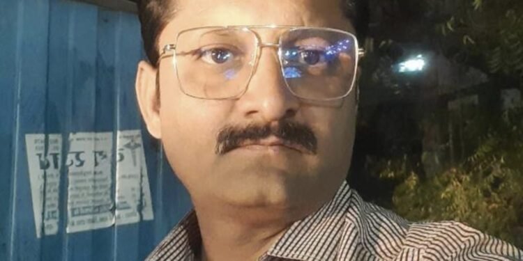 दुर्दैवी! आई-वडिलांना रेल्वे स्टेशनवर सोडण्यास गेला रेल्वेतून उतरताना काळाची झडप