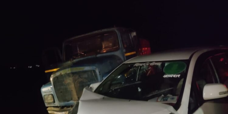 Breking: वाळूच्या डंपरची आमदार लता सोनवणे यांच्या गाडीला धडक..!