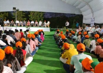 ‘फार्मर ते फॉर्च्युनर’ प्रेरणादायी प्रवास..!शेतकऱ्यांनी उलगडला कृषिविकासाचा पट