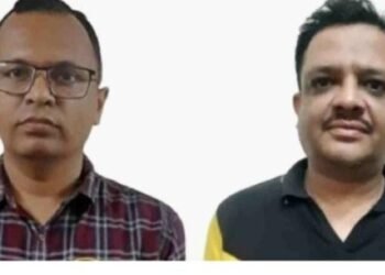 ब्रेकिंग! तडजोडी साठी ३ लाखांची लाच; पोलीस निरीक्षकासह दोन जणांवर एसीबीची कारवाई