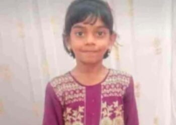 धक्कादायक! ८ वर्षीय बेपत्ता मुलीचा मृतदेह आढळला कडबा कुट्टीच्या ढिकाऱ्यात..