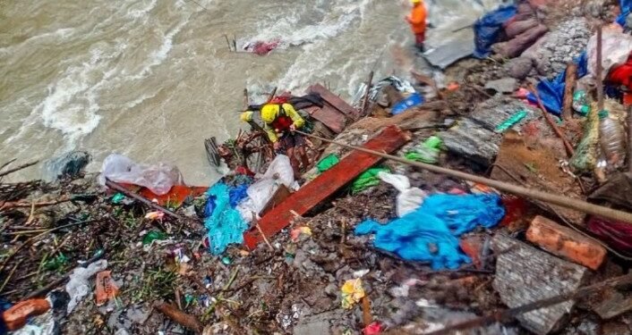 गौरीकुंड दुर्घटना! १७ जण बेपत्ता, ३ जणांचा मृत्यू..