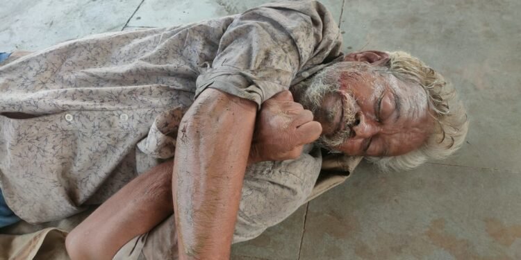 अनोळखी व्यक्तीचा मृत्यू ओळख पटविण्याचे पोलिसांचे आवाहन