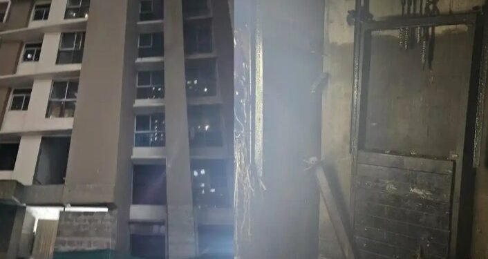 मोठी दुर्घटना! ठाण्यात 40 मजली इमारतीची लिफ्ट कोसळली; 7 जण जागीच ठार