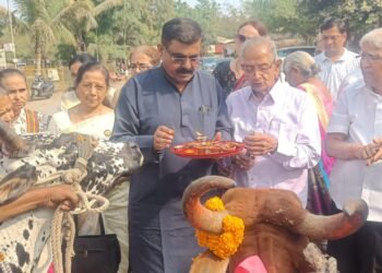 शहरातील पांजरपोळ संस्थेत गोमाता पूजनाचा कार्यक्रम संपन्न