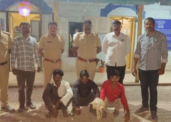 कापसाच्या गोण्या चोरणाऱ्या चोरट्यांना पोलीसांनी केले जेरबंद…