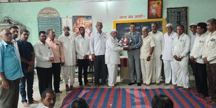 गुन्हेगारांचा कर्दनकाळ ठरलेल्या दबंग अधिकाऱ्याच्या मायभूमीत सन्मान