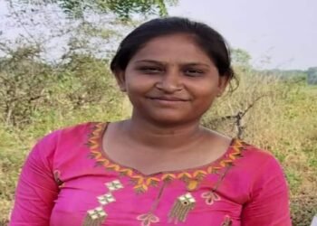 धुळ्यात धारदार शस्त्राने तरुणीची हत्या; घरात एकटी असताना घडली घटना