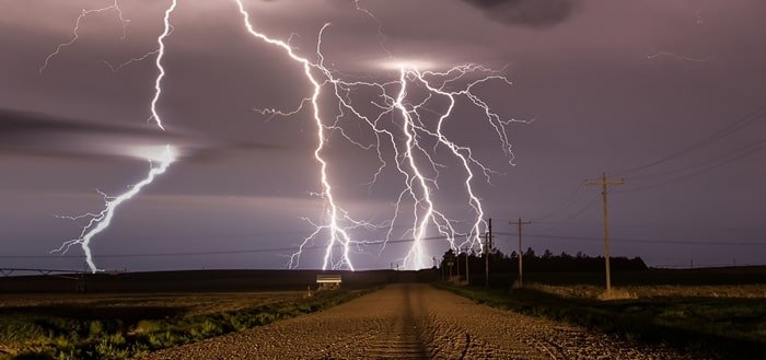 गुजरात अवकाळी पावसाचा कहर, वीज पडून २० जनांचा मृत्यू