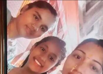 धक्कादायक! रेल्वे खाली उडी घेत महिलेची मुलीसह आत्महत्या;  मेसेजमधून उलगडले गूढ