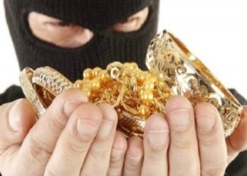 Jalgaon news! फ्रिजमध्ये ठेवलेले दागिने लांबवले