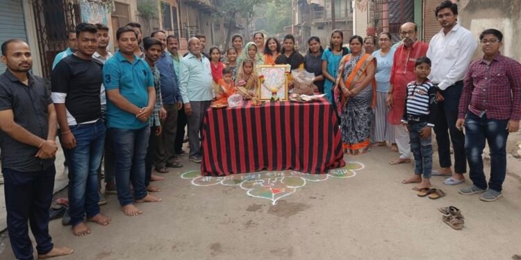 शनिपेठेत घरोघर पोहचले श्रीराम मंदिर प्राणप्रतिष्ठा सोहळ्याचे निमंत्रण