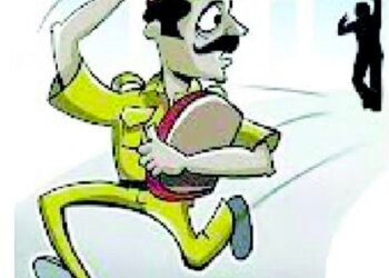 पोलीसाने कस्टडीतील दागिने व लाखांची रक्कम घेऊन केला पोबारा..