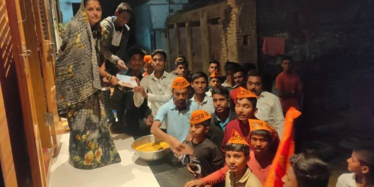 शिरूड गावात घरोघरी पोहचल्या अक्षता