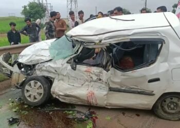 दुर्दैवी घटना : कानबाई उत्सव आटपून घरी जाताना गाडीचा अपघातात पती, पत्नी सह मुलगी ठार,