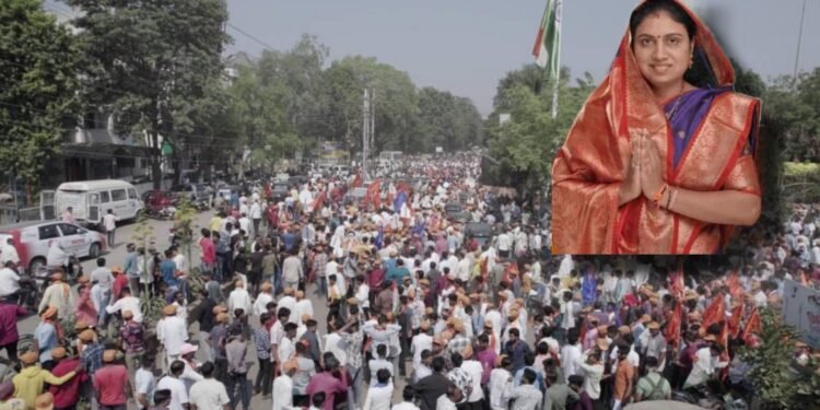 धनत्रयोदशीच्या मुहूर्तावर शक्ती प्रदर्शन जयश्रीताईंचा उमेदवारी अर्ज दाखल करण्यासाठी लोटला जनसागर