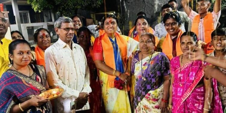 “जळगावच्या प्रत्येक कोपऱ्याचा मी सांभाळ करेन, प्रत्येकाच्या घराची एक जबाबदार म्हणून कर्तव्य पार पाडेन,” जयश्री महाजन