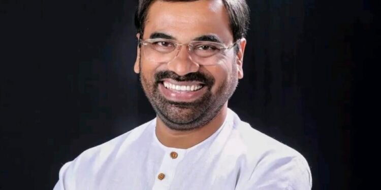 अमळनेरकरांवर कररूपी आपत्ती लादणाऱ्या पुनर्वसन मंत्र्याचे मतदारच उच्चाटन करतीलडाॅ.रवींद्र चौधरी यांनी नगरपालिकेवर लादलेला बोजा आणला पुराव्यानिशी समोर