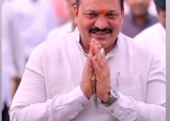 मा. आ. शिरीष चौधरी यांच्या अमळनेर शहरात झालेल्या प्रचार रॅलीदरम्यान शहरांतील जाणसामान्य जनतेकडून उत्सपूर्त प्रतिसाद