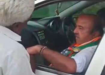 .डॉ अनिल शिंदेनी उपचार करून जीवदान दिलेले रुग्ण प्रचारादरम्यान भेटून व्यक्त करतायेत ऋण,  तीन दशकांपासून तालुक्याची सेवा करणाऱ्या डॉक्टरांची यंदा करणार मतांद्वारे परतफेड