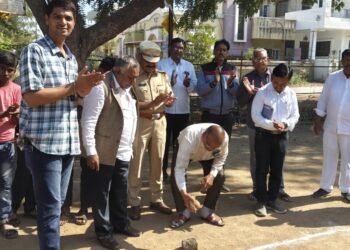 शांतीनिकेतन शाळेत पो नि विकास देवरे यांच्या हस्ते  क्रीडा महोत्सवाचे उद्घाटन!