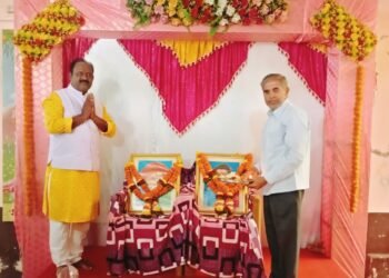 फुलमाळी समाज पंच मंडळ मोठा माळीवाडा चोपडा&nbsp; क्रांतीज्योती सावित्रीबाई फुले यांचा जन्म दिन उत्साहात साजरा