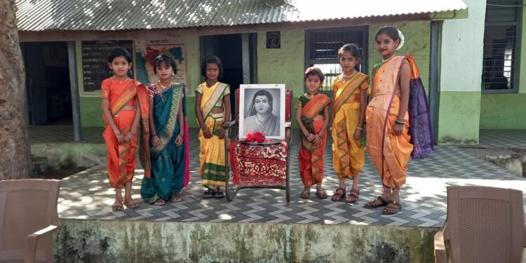 आज जिल्हा परिषद केंद्र शाळा शहापूर येथे सावित्रीबाई फुले जयंती उत्साहात साजरी.