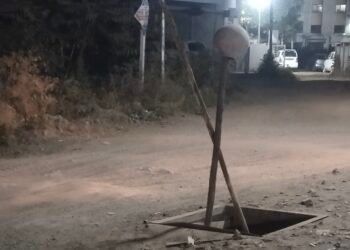 उघड्या व्हॉल्स खड्ड्यात अनेक अपघात, आता मृत्यूची प्रतीक्षा ?