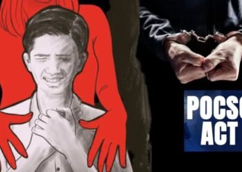 धक्कादायक: शाळेतील महिला शिक्षिकेनं अल्पवयीन विद्यार्थ्यावर बलात्कार.