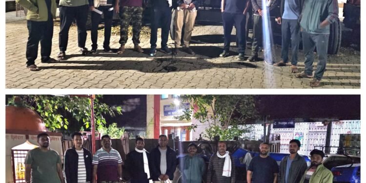 राजरोसपणे डंपरने वाळू वाहतूक सुरू, महसूल पथकाने फक्त दोन ट्रॅक्टर पकडले — शासन निर्णयाची अंमलबजावणी करणार का अधिकारी?