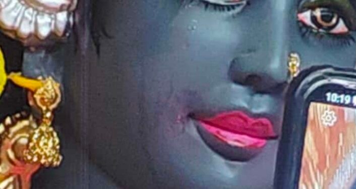 देवीच्या मूर्तीतून अश्रू! निम गावात चमत्कार…?