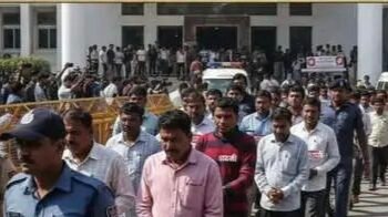 जालन्यात मोठी कारवाई! 25 कोटींच्या अतिवृष्टी अनुदान घोटाळ्याप्रकरणी 22 तलाठी, 5 महसूल अधिकाऱ्यांसह 31 जणांना ठोकल्या बेड्या